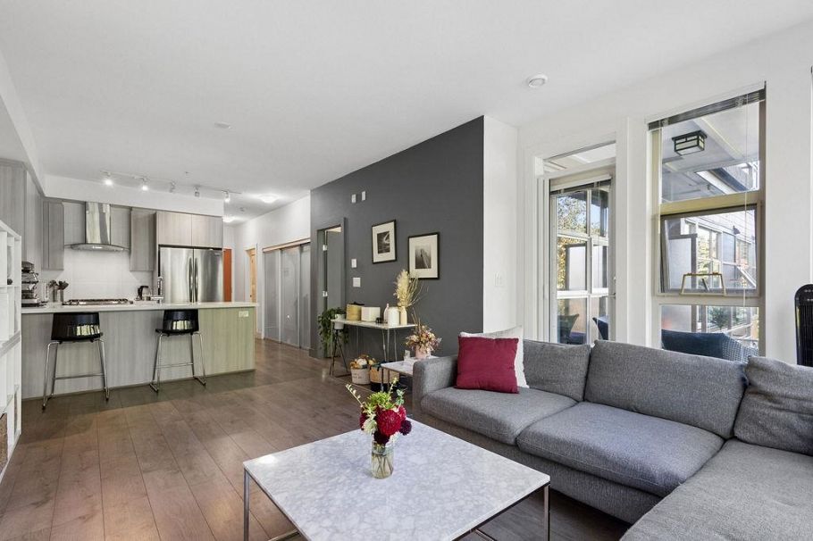 316 3602 Aldercrest Drive North Vancouver, BC - 6