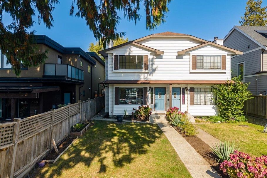 240 E 18th Street North Vancouver, BC - 1
