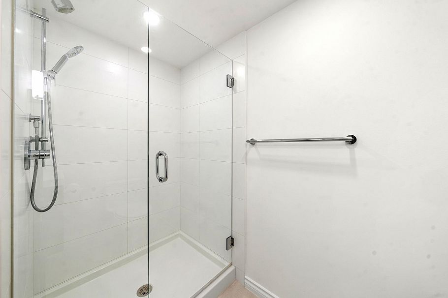 703 2201 Pine Street Vancouver, BC - 20