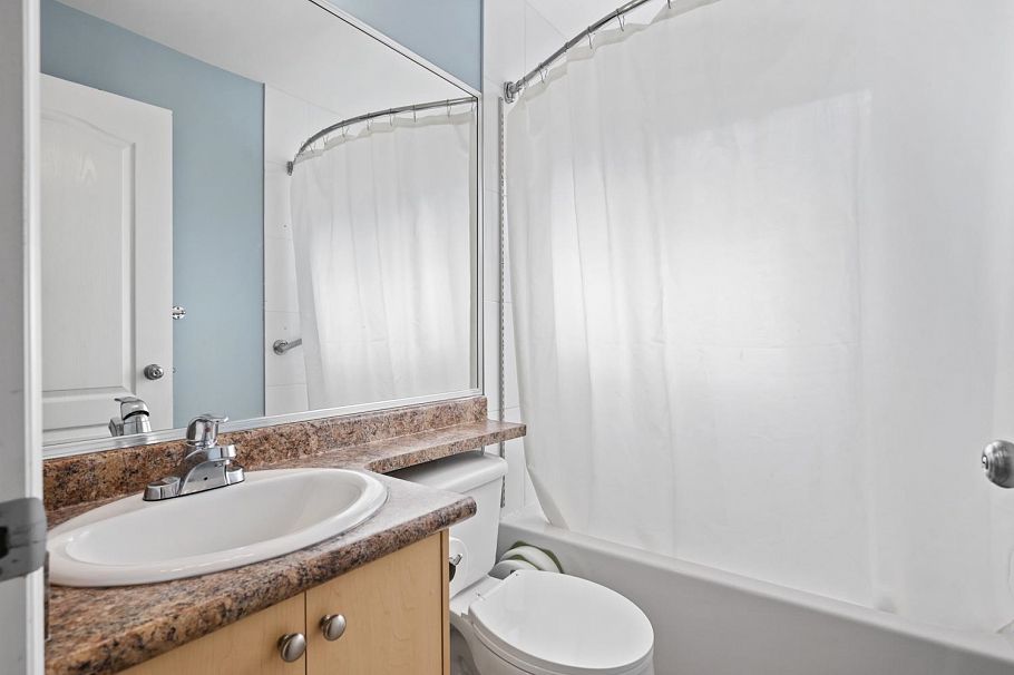 2410 E 19th Avenue Vancouver, BC - 18