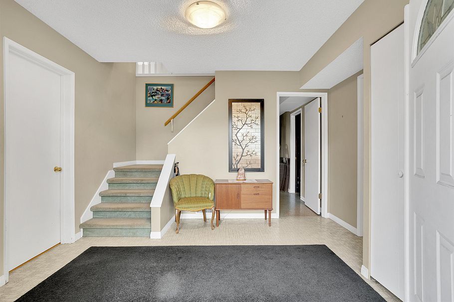 2412 E 40th Avenue Vancouver, BC - 2