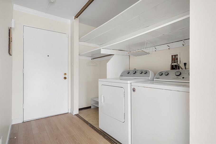 204 127 E 4th Street North Vancouver, BC - 2