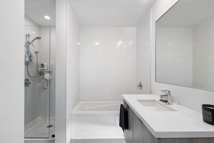 316 3602 Aldercrest Drive North Vancouver, BC - 12