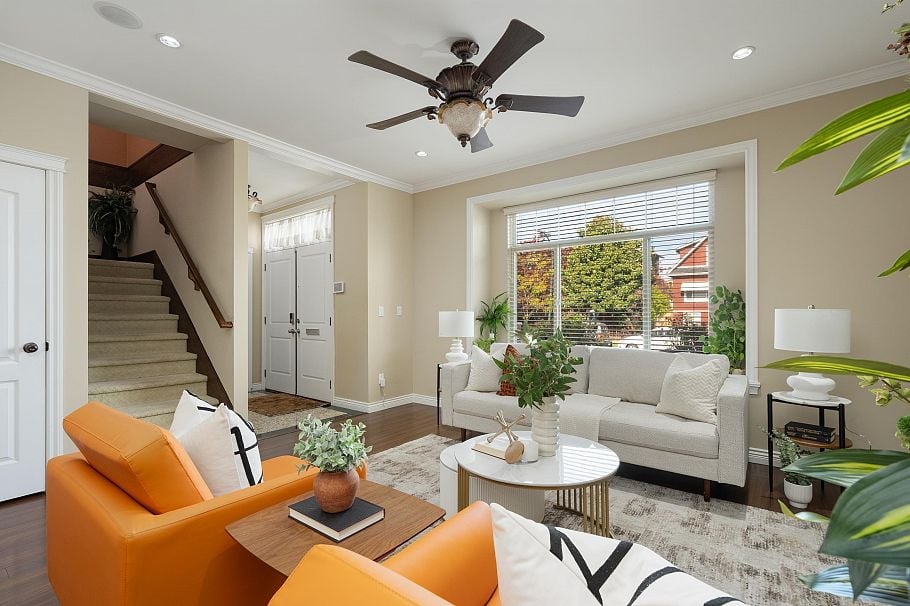 36 E 54 Avenue Vancouver, BC - 4
