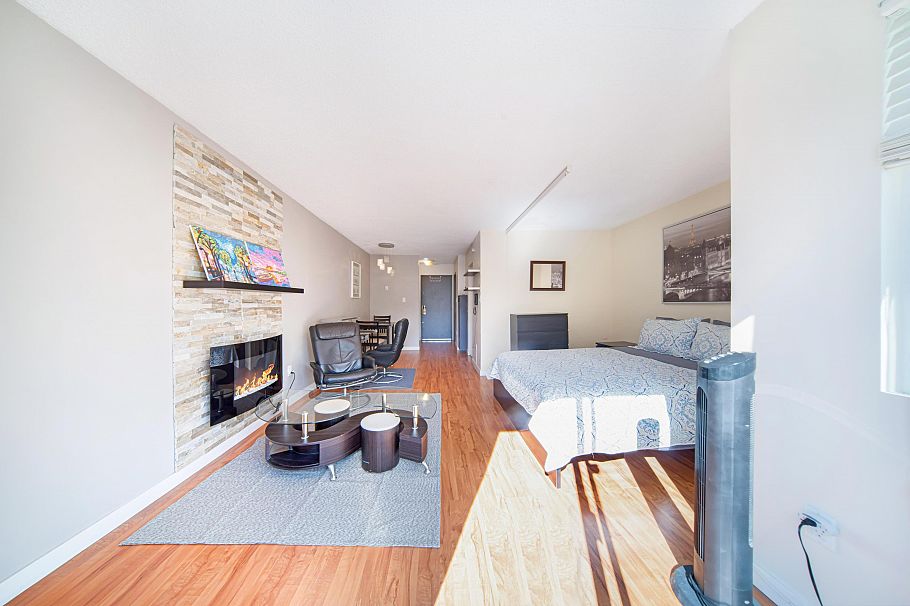 313 830 E 7th Avenue Vancouver, BC - 4