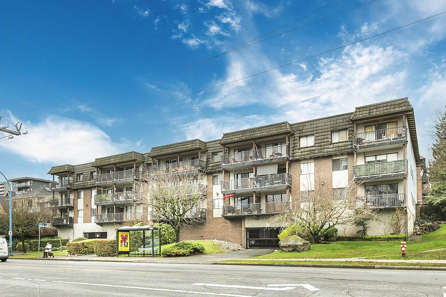 302 170 E 3rd Street North Vancouver, BC - 24