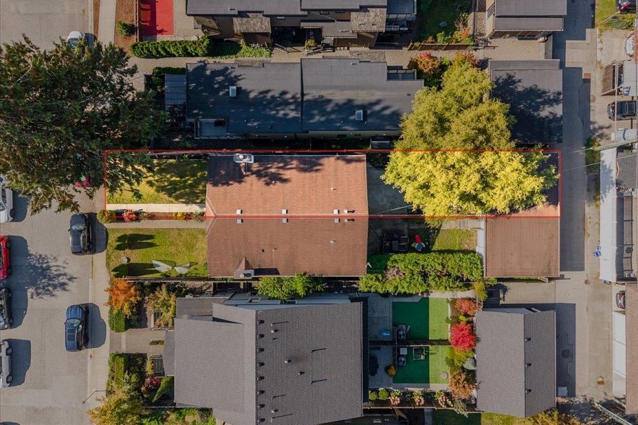 240 E 18th Street North Vancouver, BC - 28