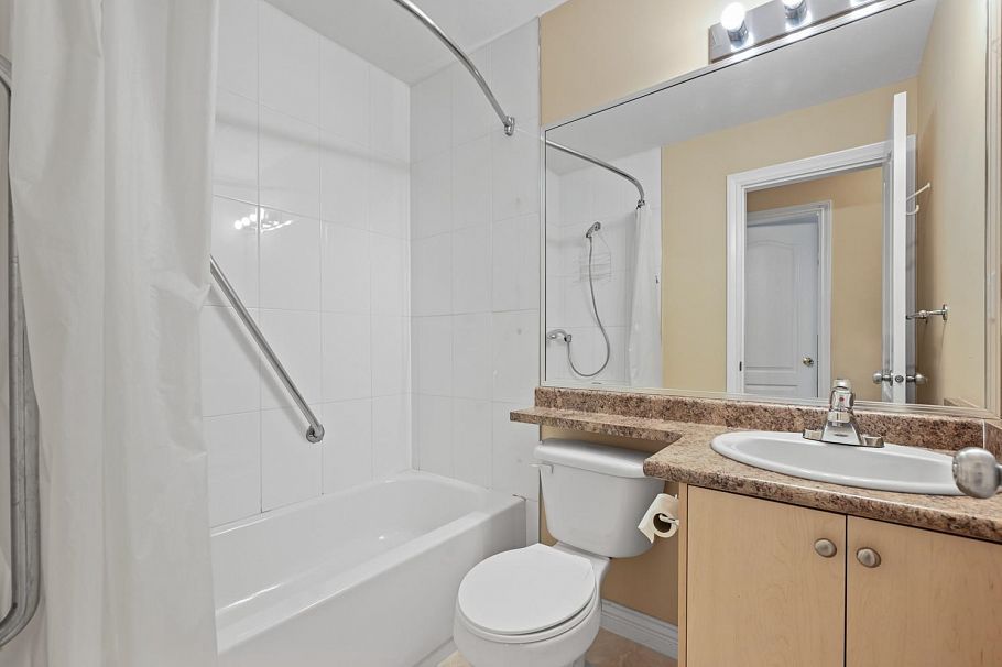 2410 E 19th Avenue Vancouver, BC - 22