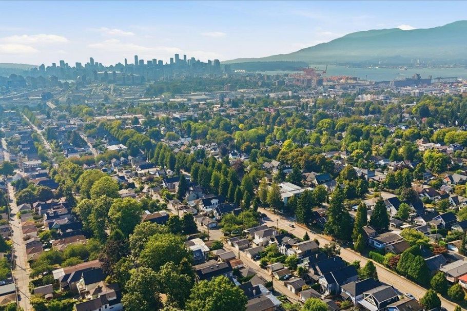 2137 E 2nd Avenue Vancouver, BC - 30