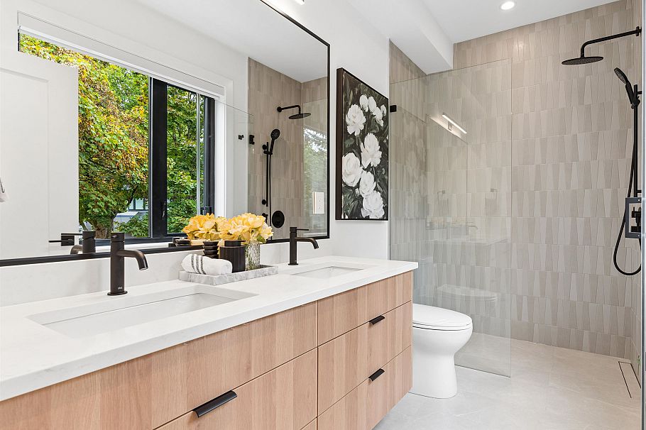 1 1986 E 8th Avenue Vancouver, BC - 18