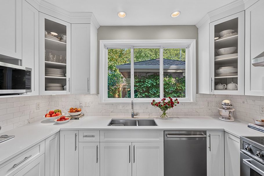 135 E 43rd Avenue Vancouver, BC - 20
