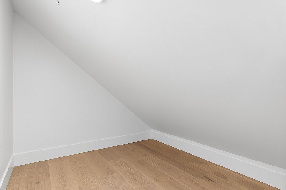 1 1986 E 8th Avenue Vancouver, BC - 22