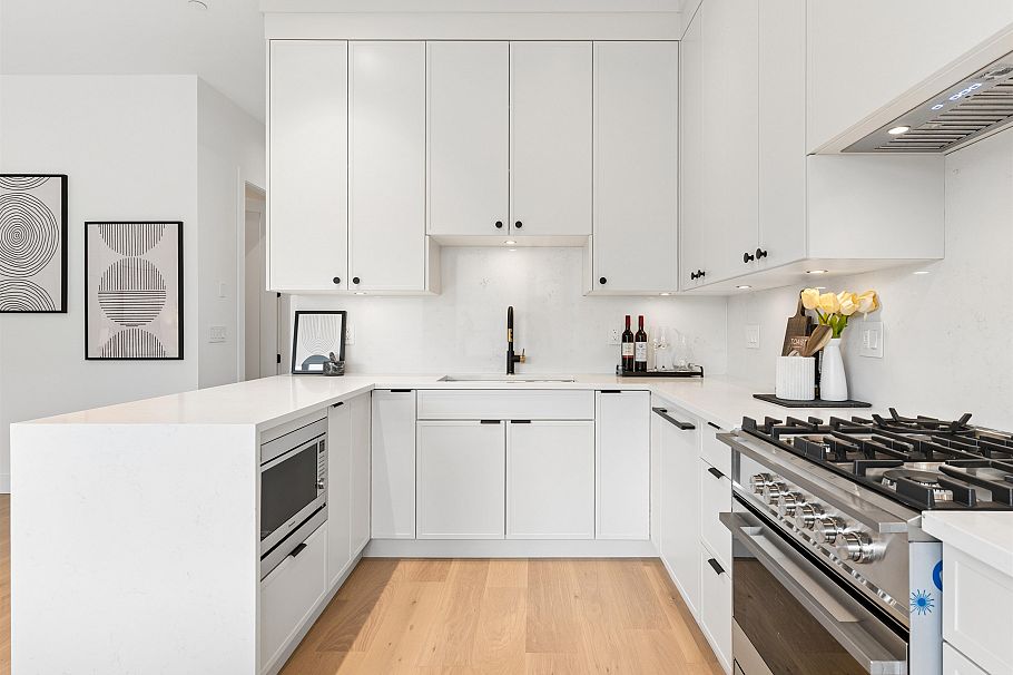 2 1986 E 8th Avenue Vancouver, BC - 7