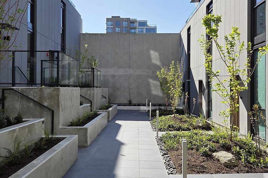 #1002 1530 W 6th Avenue Vancouver, BC - 3