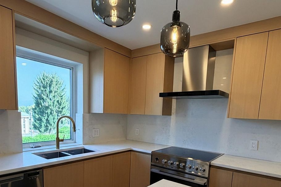 1402 E 18th Avenue Vancouver, BC - 5