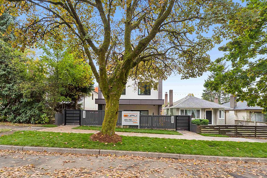 1 1986 E 8th Avenue Vancouver, BC - 34