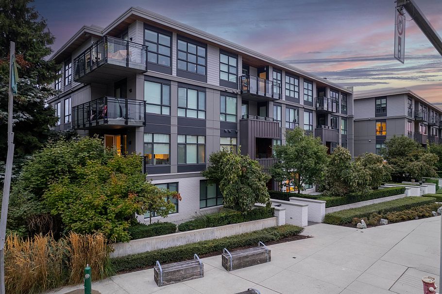 308 747 E 3rd Street North Vancouver, BC - 2