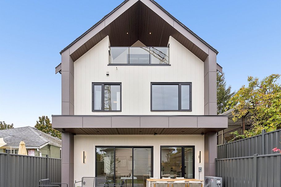 2 1986 E 8th Avenue Vancouver, BC - 1