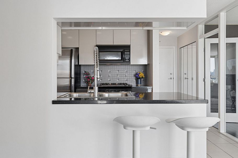 908 1408 Strathmore Mews Vancouver, BC - 24