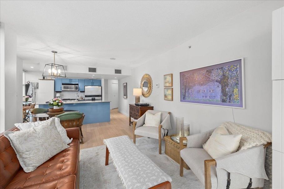 708 188 E Esplanade North Vancouver, BC - 8