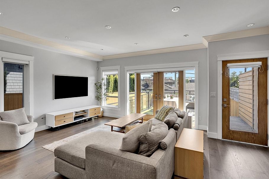 545 E 4th Street North Vancouver, BC - 16