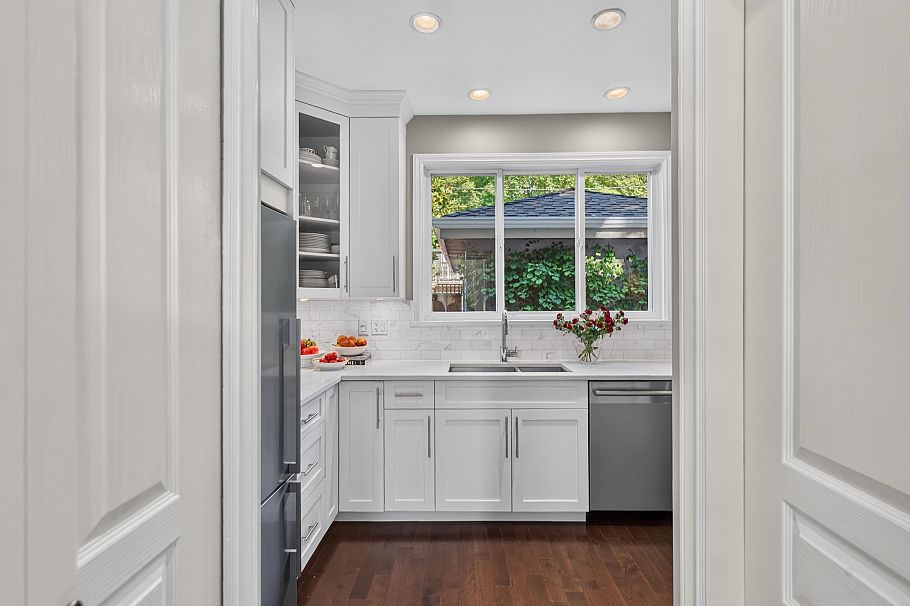 135 E 43rd Avenue Vancouver, BC - 18