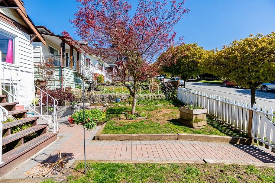 3415 Dundas Street Vancouver, BC - 34