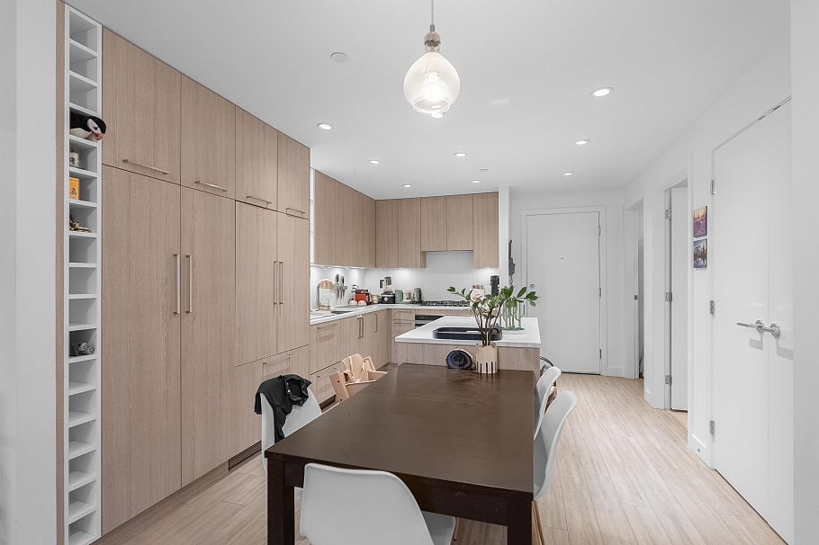 308 747 E 3rd Street North Vancouver, BC - 10