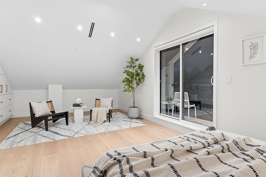 2 2541 E 2nd Avenue Vancouver, BC - 21