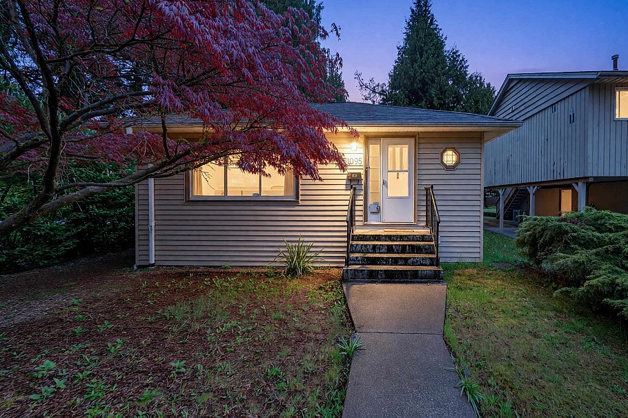 1095 E 29th Street North Vancouver, BC - 34