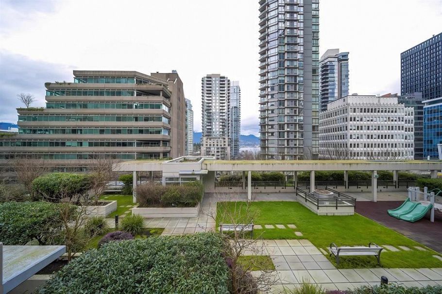 303 1211 Melville Street Vancouver, BC - 26