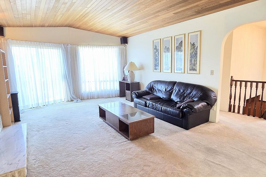 2986 E 3rd Avenue Vancouver, BC - 4