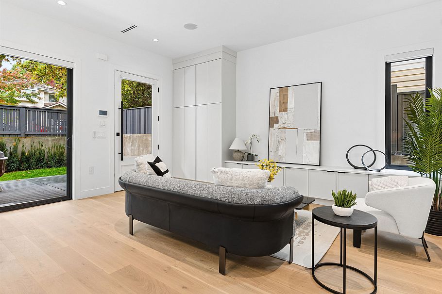 1 1986 E 8th Avenue Vancouver, BC - 3
