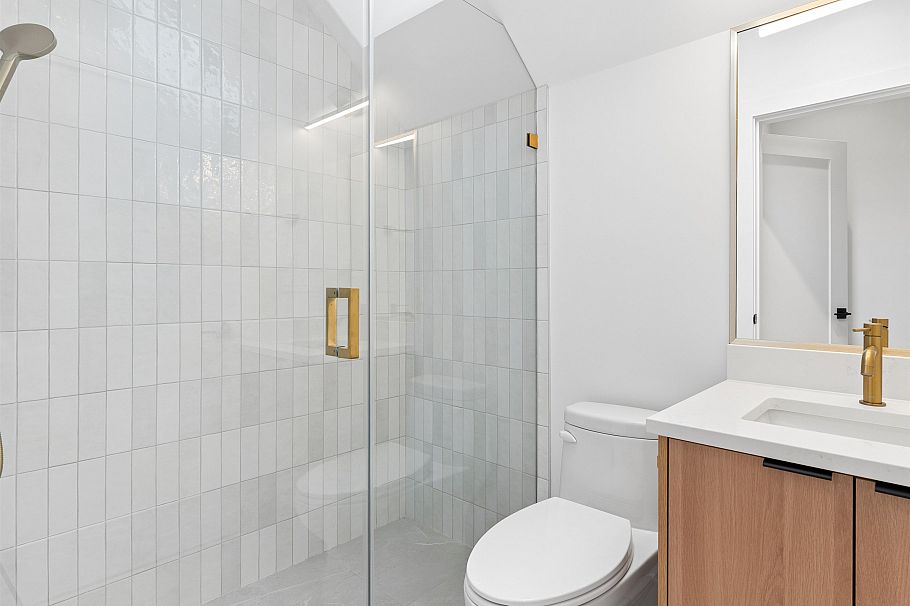 1 1986 E 8th Avenue Vancouver, BC - 24