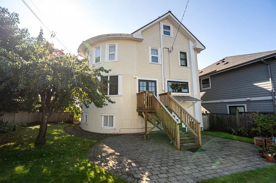 416 W 6th Street North Vancouver, BC - 37