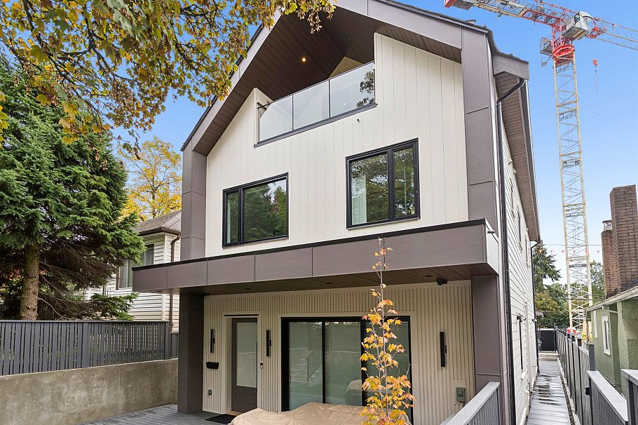 1 1986 E 8th Avenue Vancouver, BC - 1