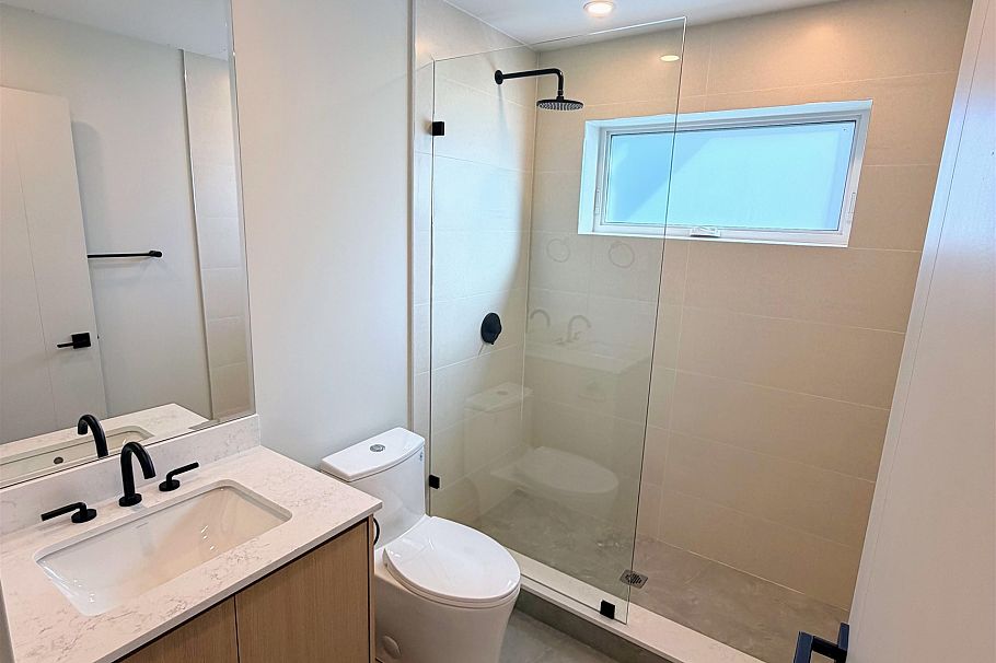 1402 E 18th Avenue Vancouver, BC - 9