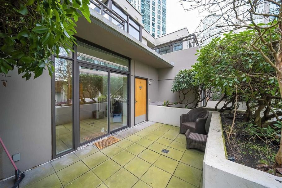 303 1211 Melville Street Vancouver, BC - 21
