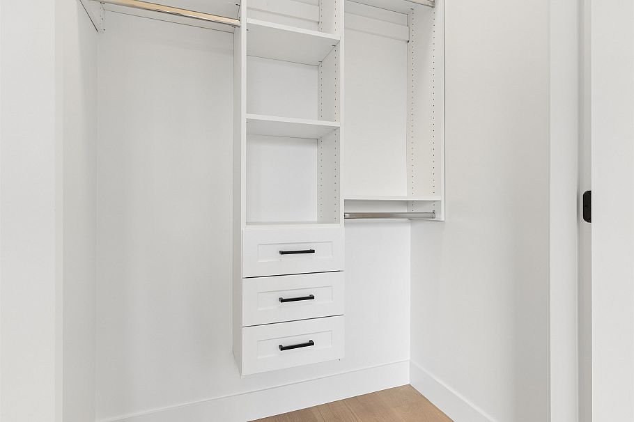 2 1986 E 8th Avenue Vancouver, BC - 16