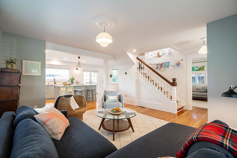 416 W 6th Street North Vancouver, BC - 6
