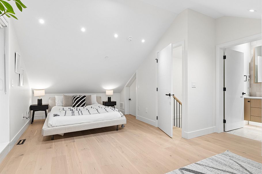 2 2541 E 2nd Avenue Vancouver, BC - 20