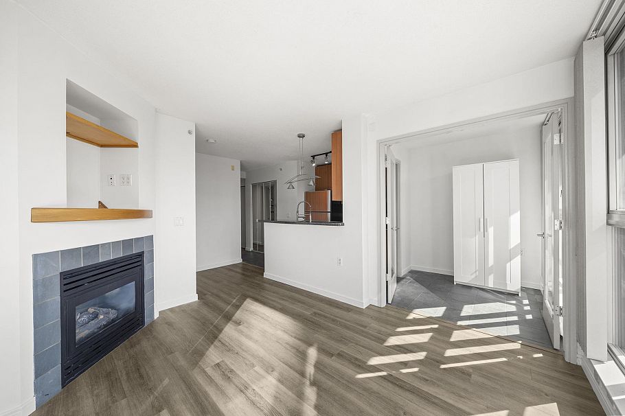 1807 1068 Hornby Street Vancouver, BC - 18