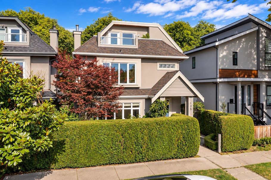 135 E 43rd Avenue Vancouver, BC - 37