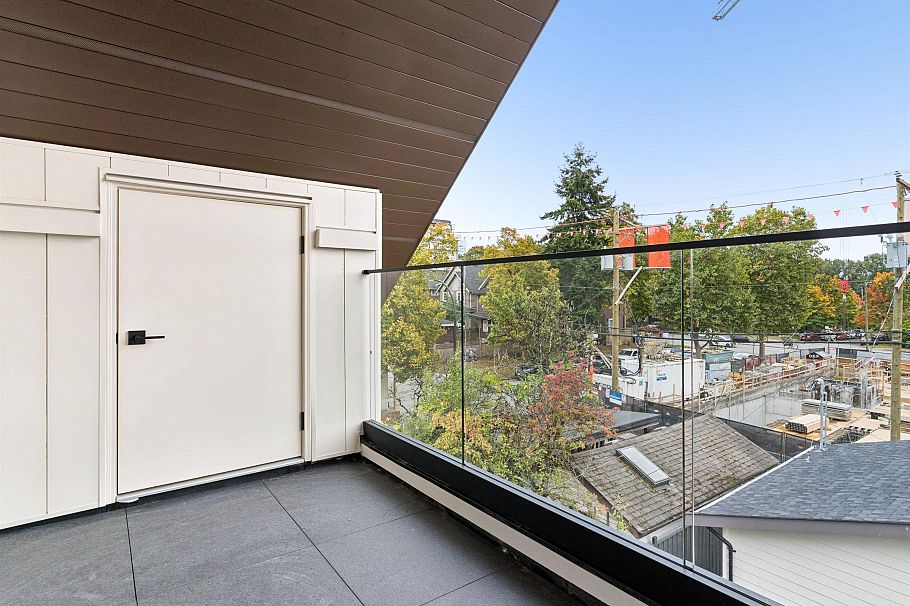 2 1986 E 8th Avenue Vancouver, BC - 26