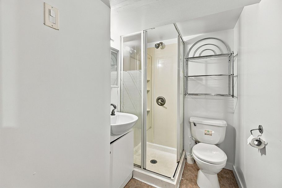 64 3433 E 49th Avenue Vancouver, BC - 29