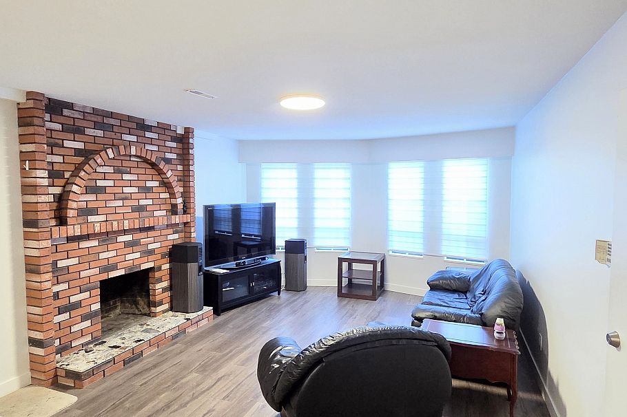 2986 E 3rd Avenue Vancouver, BC - 12