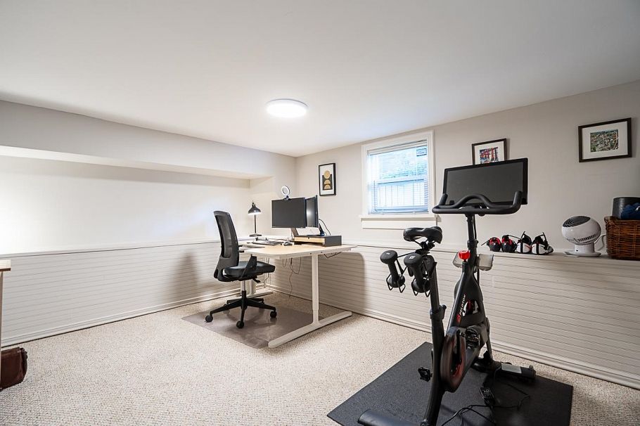 416 W 6th Street North Vancouver, BC - 32