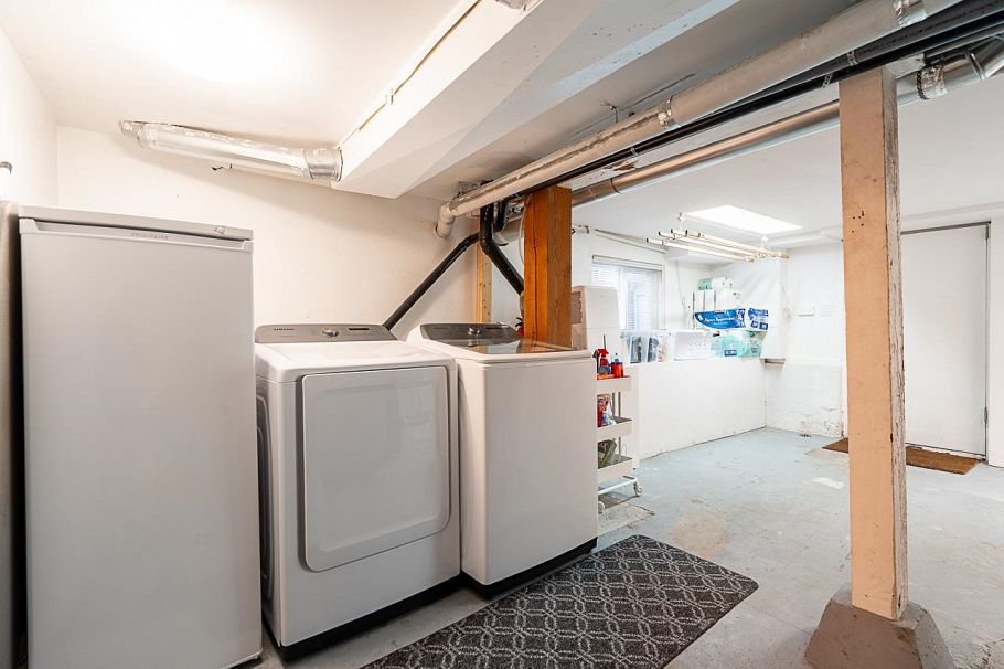 416 W 6th Street North Vancouver, BC - 34