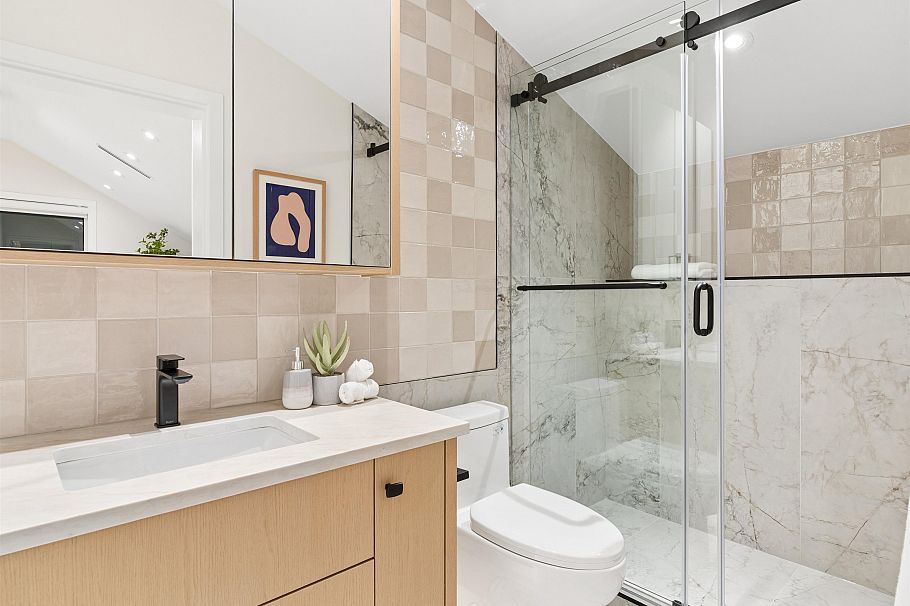2 2541 E 2nd Avenue Vancouver, BC - 22