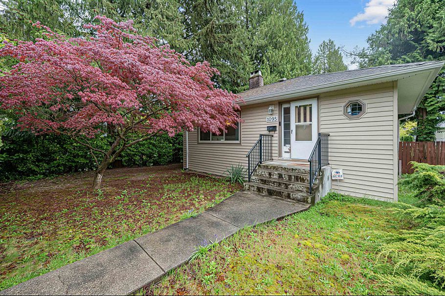 1095 E 29th Street North Vancouver, BC - 21